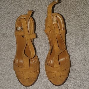 Charlotte russe wedges + free pink pair